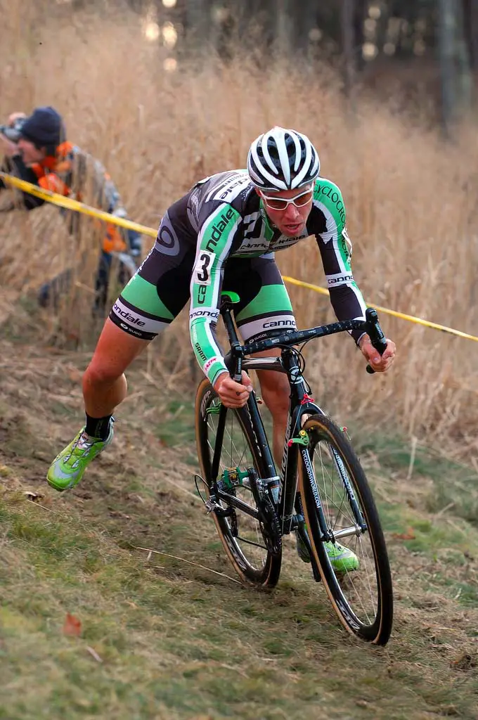 Jeremy Powers, hanging it out on the downhill off camber bend. ? Tom Olesnevich