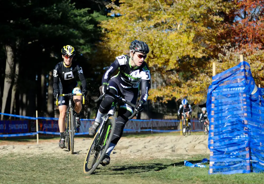 Annis leads Smith through the sand © Natalia Boltukhova | Pedal Power Photography | 2011