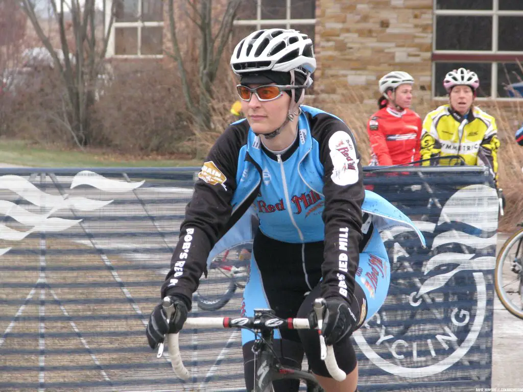 Meghan Korol rolling to the start. ©  David Hurford