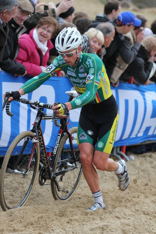 Sven Nys did well on the sandy course, besting Pauwels in the sprint. ©Thomas van Bracht 