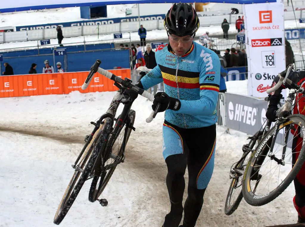 Sven Nys on the move ? Bart Hazen