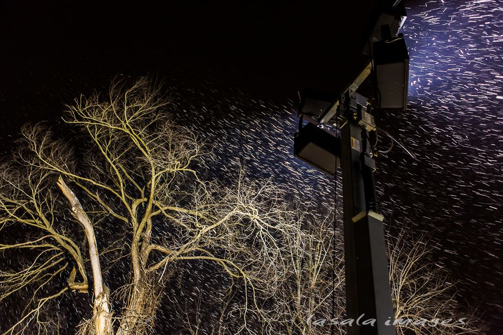 Cold temperatures and snow squalls persisted throughout the evening event. © Matthew Lasala
