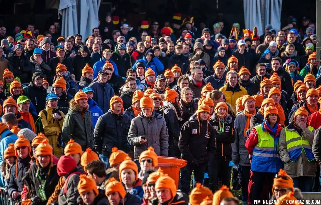 Dutch audience at 2014 World Championships. © Pim Nijland