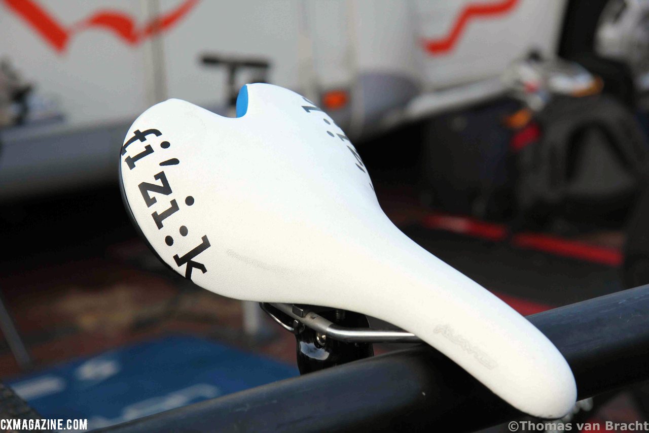 Fizik has risen to one of the top saddle makers and one of the most popular is the Aliante, a much more contoured shape than Fizik\'s other popular saddle, the Arionne. ©Thomas van Bracht