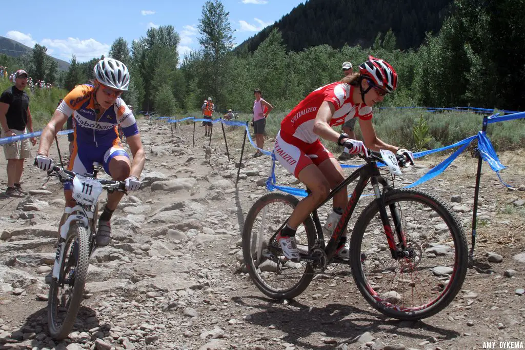 Lea Davison and Katie Compton. ©Amy Dykema