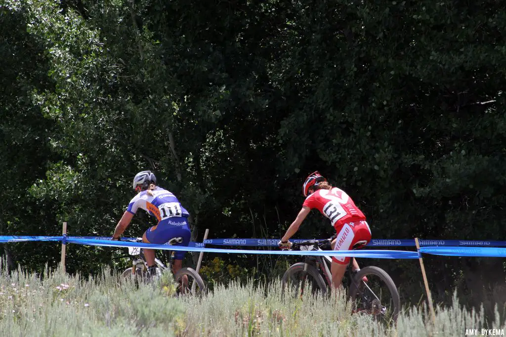 Lea Davison and Katie Compton. ©Amy Dykema