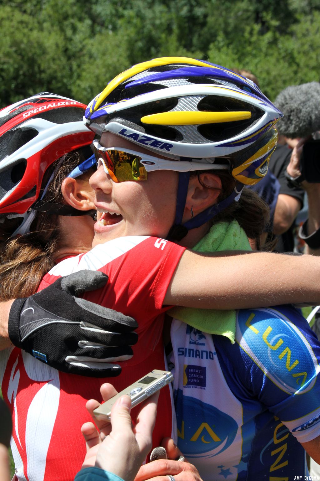 Lea Davison and Georgia Gould congratulating each other. ©Amy Dykema