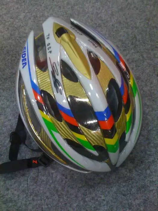 Zdenek Stybar's new World Champion Laser Helium helmet. ? Jared Roy