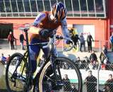 Gerben De Knegt at the top of the steep run-up. 2009 Zolder Cyclocross World Cup. ? Bart Hazen