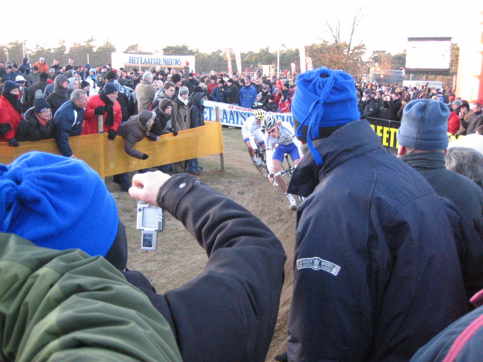 Boom and Nys racing through thick crowds, trying in vain to bring the leaders back.