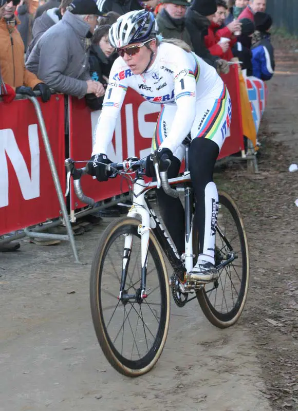 zolder-women-kupfernagel1.jpg