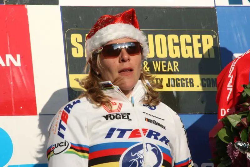 zolder-women-santaclaus.jpg