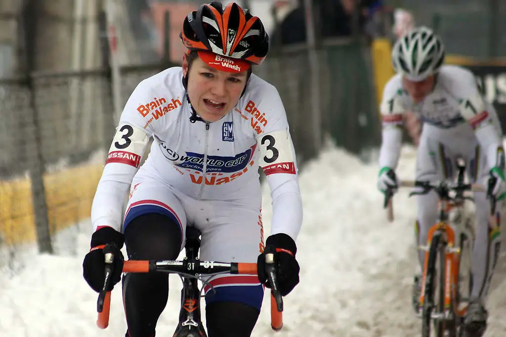 Sanne van Paassen leads Marianne Vos. © Bart Hazen