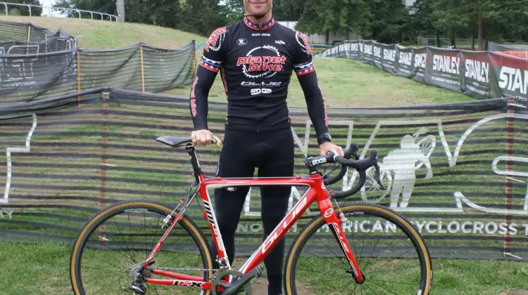 Jonathan Page and his Blue Cycles Norcross bike ready to go. © Cyclocross Magazine