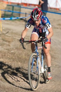 Katie Compton keeps her winning streak alive at the Boulder reservoir. © Mark Legg