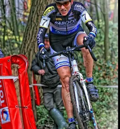 Christine Vardaros Fighting Hard at the Gavere © Danny Zelck