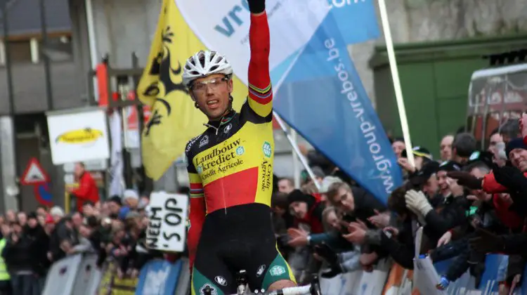 Sven Nys takes the win © Bart Hazen