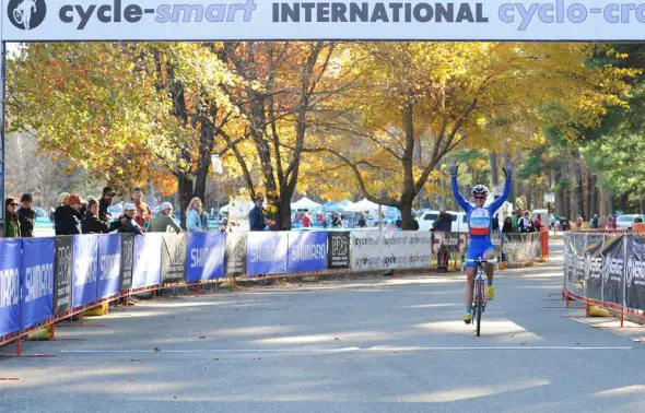 Nash coming in for the win at CSI Day One. Natalia Boltukhova | Pedal Power Photography | 2011