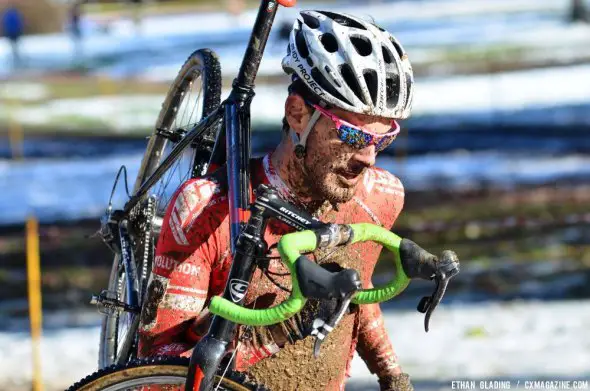 HPCX winner Lukas Winterberg runs through the mud on the off-camber section. © Ethan Glading