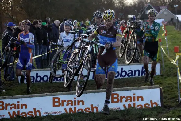 Kenneth van Compernolle takes the barriers, and Nys took the win at Superprestige Glieten. Bart Hazen
