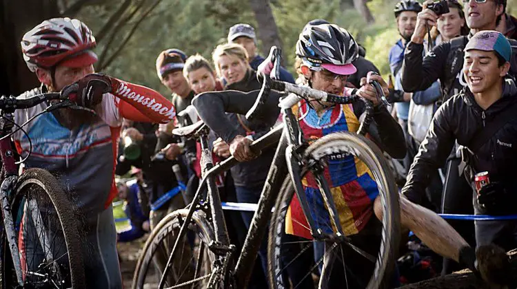 Chris Jones' laps a rider and hops a tree on his way to the SSCXWC 2011 title. © Kevin White