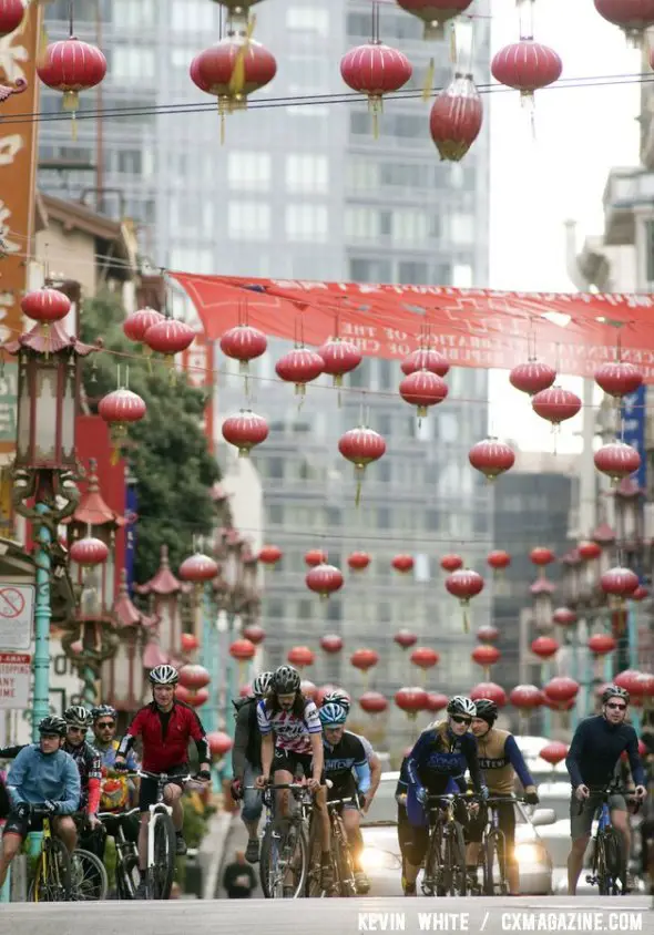 The SSCXWC 2011 Day 1 Qualfiers went through San Franciso's Chinatown. © Kevin White