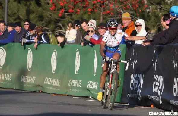 12-10-11_USGP_Nash-4767 Katerina Nash celebrates her victory with fans Saturday at the Deschutes Brewery Cup in Bend. ©Pat Malach