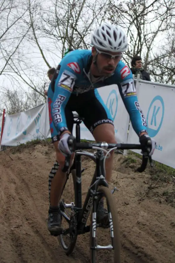 Richey descending in the sand of Koksijde.