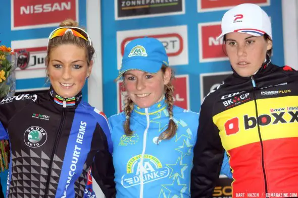 Podium of the Hamme-Zogge race (from L. to R.): Pauline Ferrand Prevot, Daphny van den Brand and Sanne Cant.