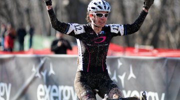 Katrina Dowidchuk of Team Tbb/Deep Blue takes the win in the womens 40-44 race. ©Steve Anderson