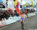 Marianne Vos wins again at the 2012 World Championships. ©Bart Hazen