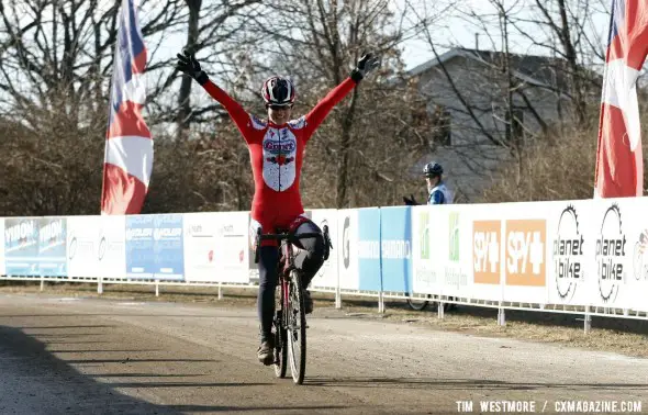 Gina Hall repeats as National Champion, this year for 45-49. © Tim Westmore