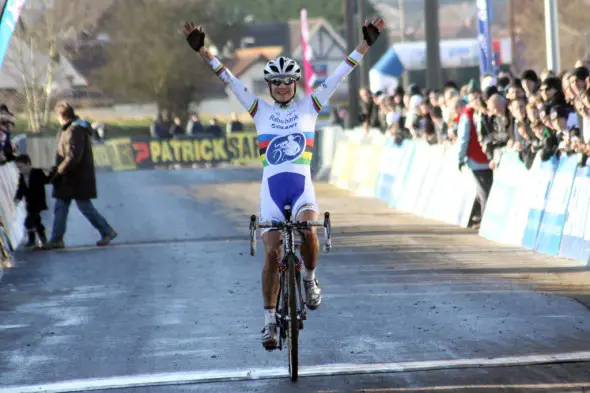 Marianne Vos took the win at Lieven. ©Bart Hazen