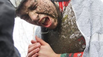 Don't be this guy. Cold hands can cause damage that lasts a lifetime. © Cyclocross Magazine
