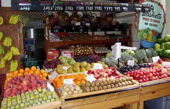 A local farmer's market can provide a bounty that boosts performance and reduces cancer risk. © lachshand on flickr A local farmer's market can provide a bounty that boosts performance and reduces cancer risk. © lachshand on flickr