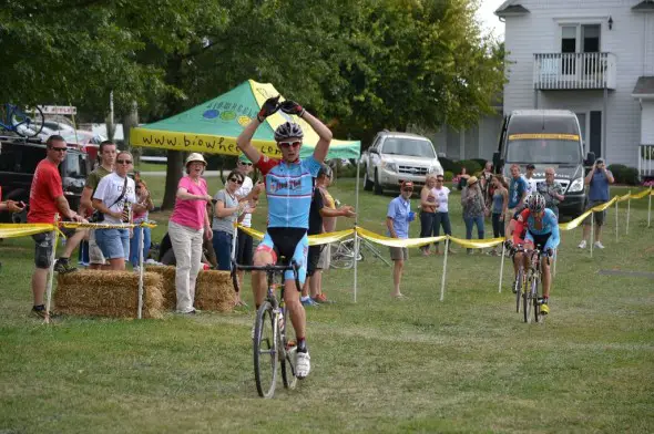OVCX #1 Draws UCI Level Talent to Opener at Huber’s Apple Cross