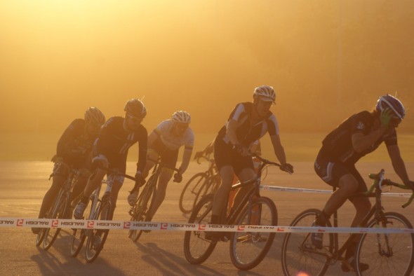 Racers bask in sun and dust - Kenton Berg