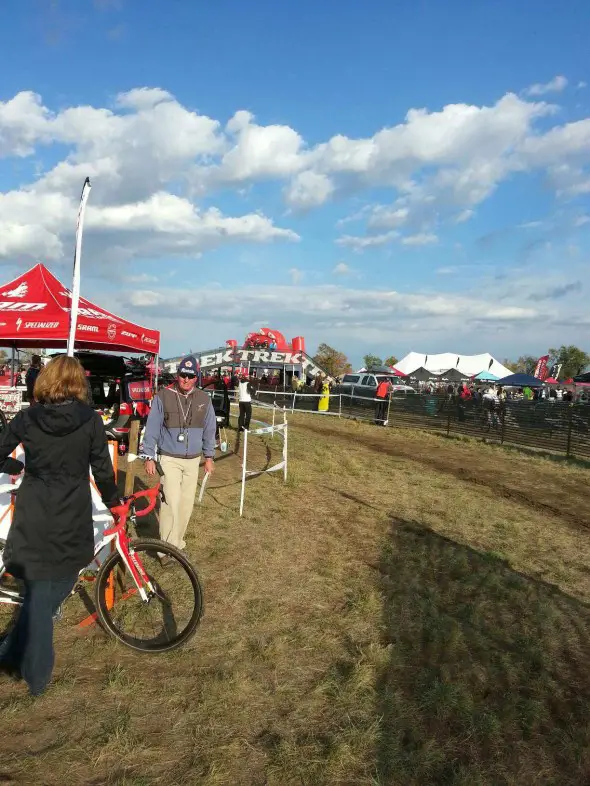 The day cleared up in time for the men's race. © Dave Sheek