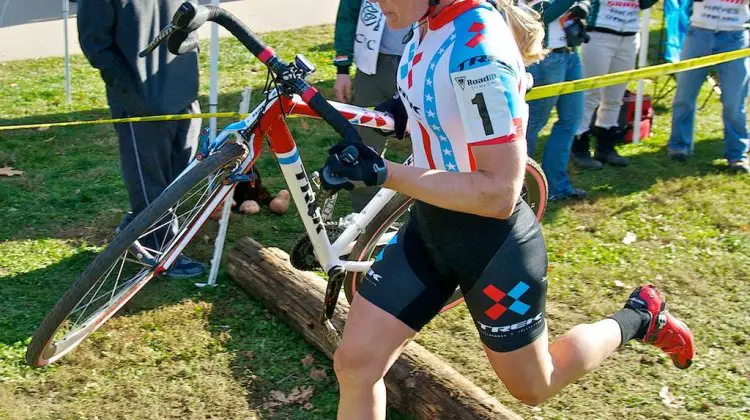 Compton over the logs at the Cincy3 Day 1 race. © Jeffrey_Jacucyk