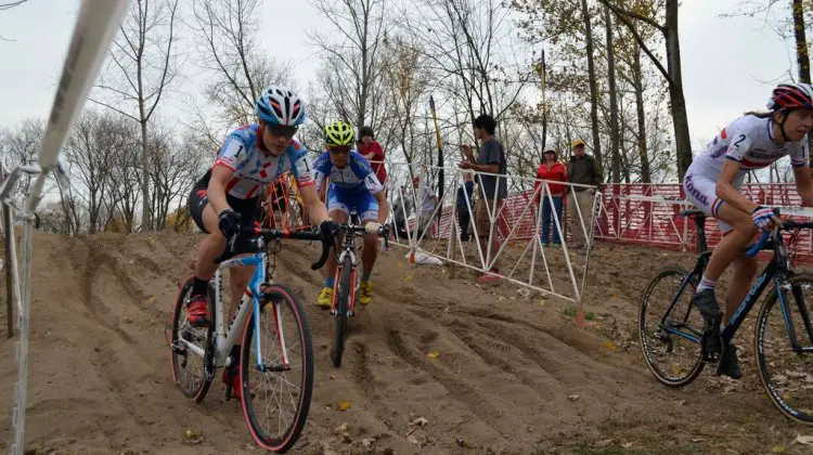 Compton and Wyman come through the sand first at Derby City Day 2. © Cyclocross Magazine