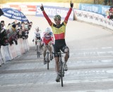 Sven Nys win the fourth round of the World Cup Series at Roubaix © Bart Hazen