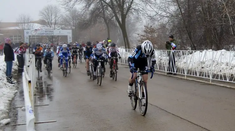 Ellen Noble dropped the hammer at the start, and never picked it up. © Cyclocross Magazine