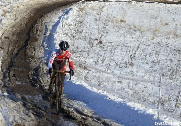 Redline's Kari Studley in control in her title defense. Singlespeed Women. © Cyclocross Magazine