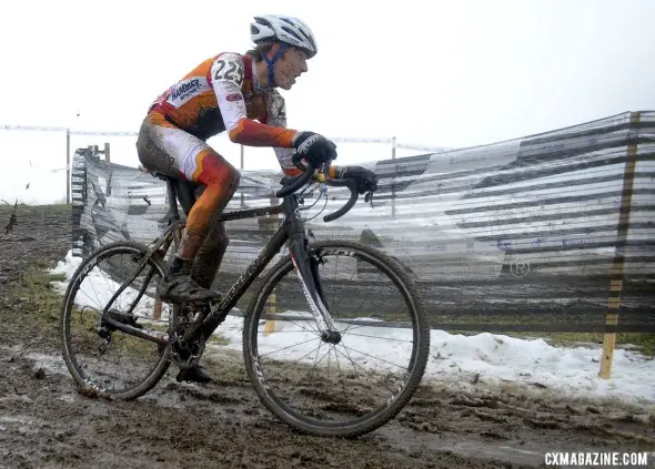 Gage Hecht storms to another National Championship in the 15-16 age group. © Cyclocross Magazine