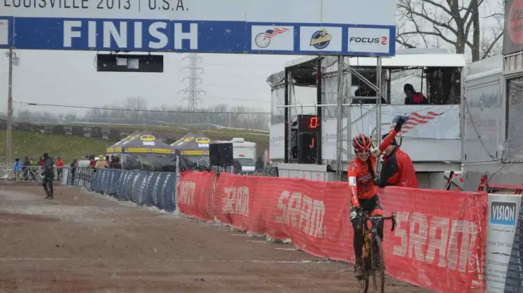 Leale comes in for her win with no competitors in sight. © Cyclocross Magazine