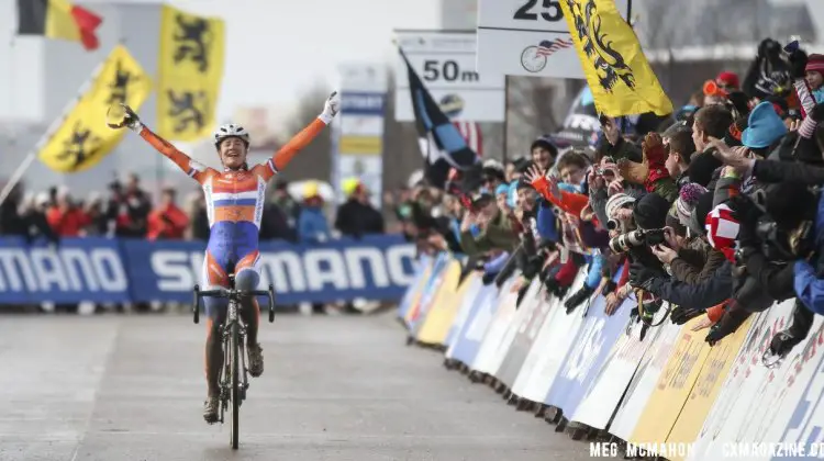 Marianne Vos won her sixth Cyclocross World Championship in Louisville, KY. © Meg McMahon