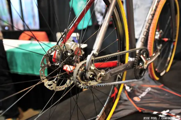 The carbon belt drive allows for smooth pedaling without the worry of breaking a chain. © Jesse Pisel The carbon belt drive allows for smooth pedaling without the worry of breaking a chain. © Jesse Pisel