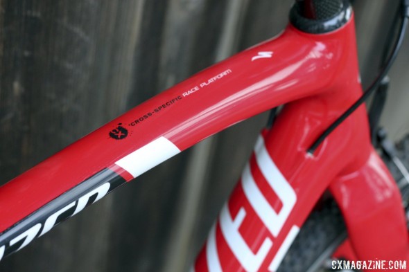 Flattened, shaped carbon tubes and internal cabling on the 2013 Specialized Crux Pro cyclocross bike. © Cyclocross Magazine Flattened, shaped carbon tubes and internal cabling on the 2013 Specialized Crux Pro cyclocross bike. © Cyclocross Magazine