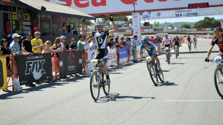 Kabush takes the win in the sprint at the short track race. © Cyclocross Magazine