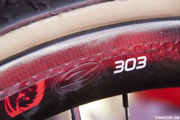 The Zipp 303 Firecrest disc brake wheelset keeps the same wide, dimpled rim but looses the sanded brake track. © Cyclocross Magazine